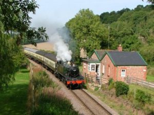 TravMedia_United_Kingdom_medium-sized_1262142_railway cottage